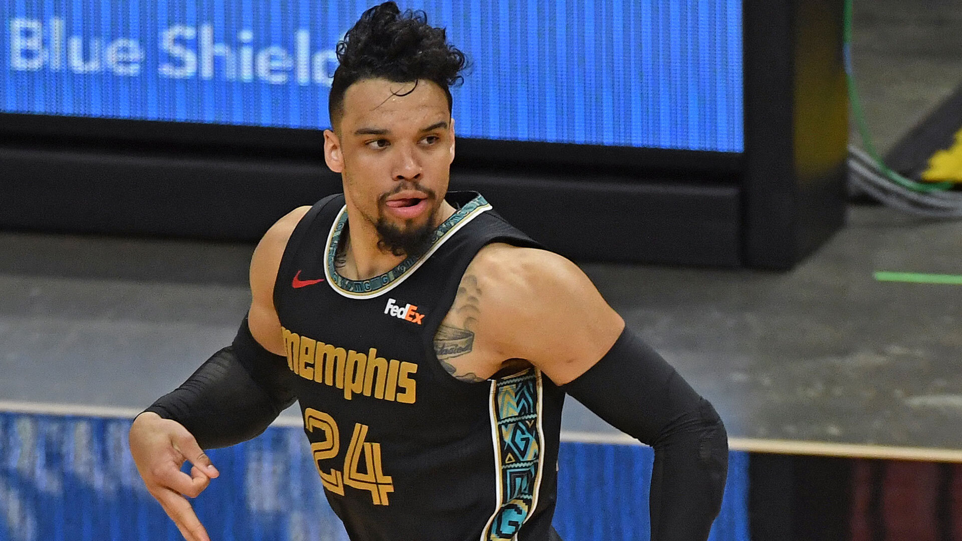 On this episode of JUST GRIZZLIES, Kelcey Wright Johnson is joined by Dillon Brooks. The duo talk about this year’s March Madness and how the PAC12 dominated the men’s and women’s tournaments…

