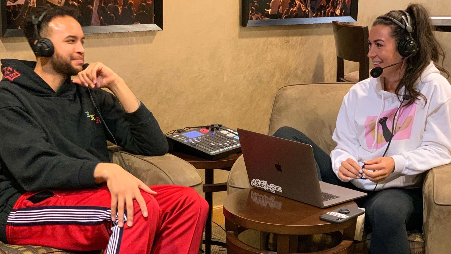 This week on Just Grizzlies, Kelcey is joined by Memphis Grizzlies’ assistant coach Brad Jones as they discuss the NBA’s hiatus, the league’s restart in Orlando and the team’s goals looking ahead at the playoff race.
Then as a special bonus, a never-before-heard interview with Kyle Anderson, which was recorded before the NBA’s suspension. Kyle talks about his nickname, what food grosses him out, and hands out awards to his teammates(26:43).
