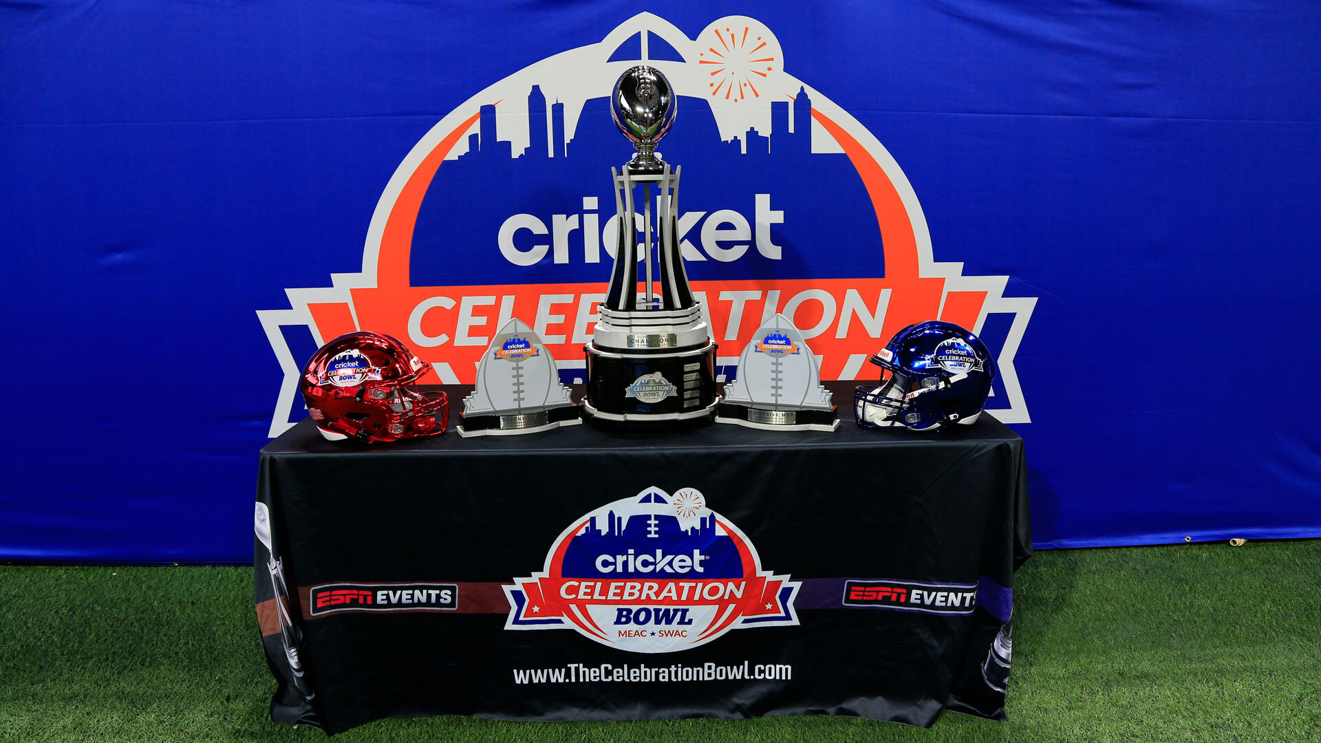 On this episode, CJ and Mike preview the Celebration Bowl, discuss the football coaching vacancies around the HBCU landscape, talk about Arkansas Pine Bluff joining the Southern Heritage Classic and more.
