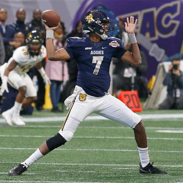 Aggies quarterback Lamar Raynard