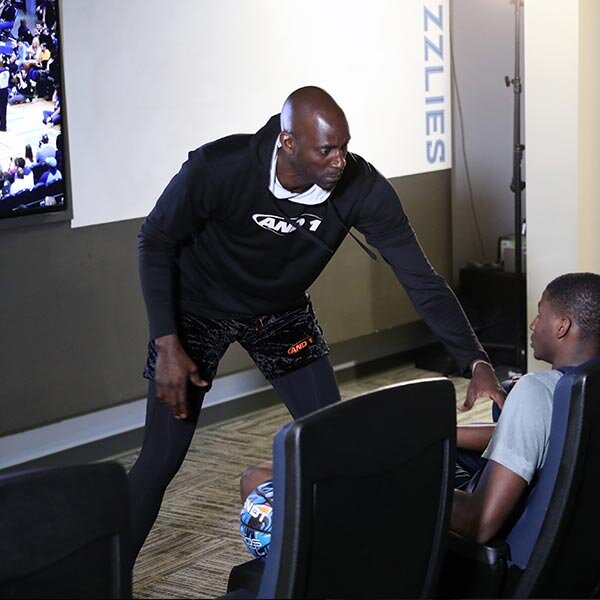 Kevin Garnett mentors Jaren Jackson Jr. in film room for Area 21