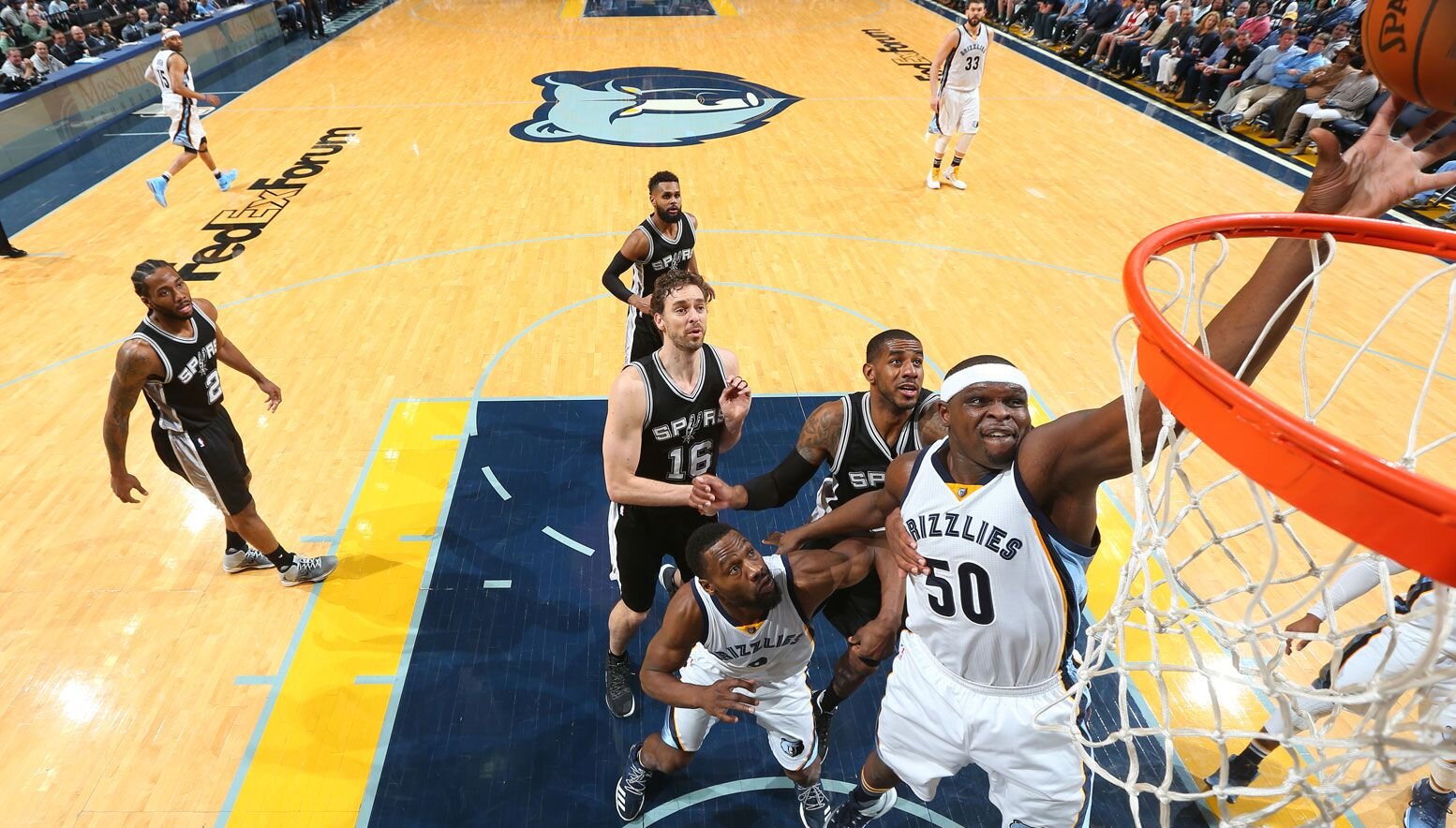 Zach Randolph dunk against the Spurs