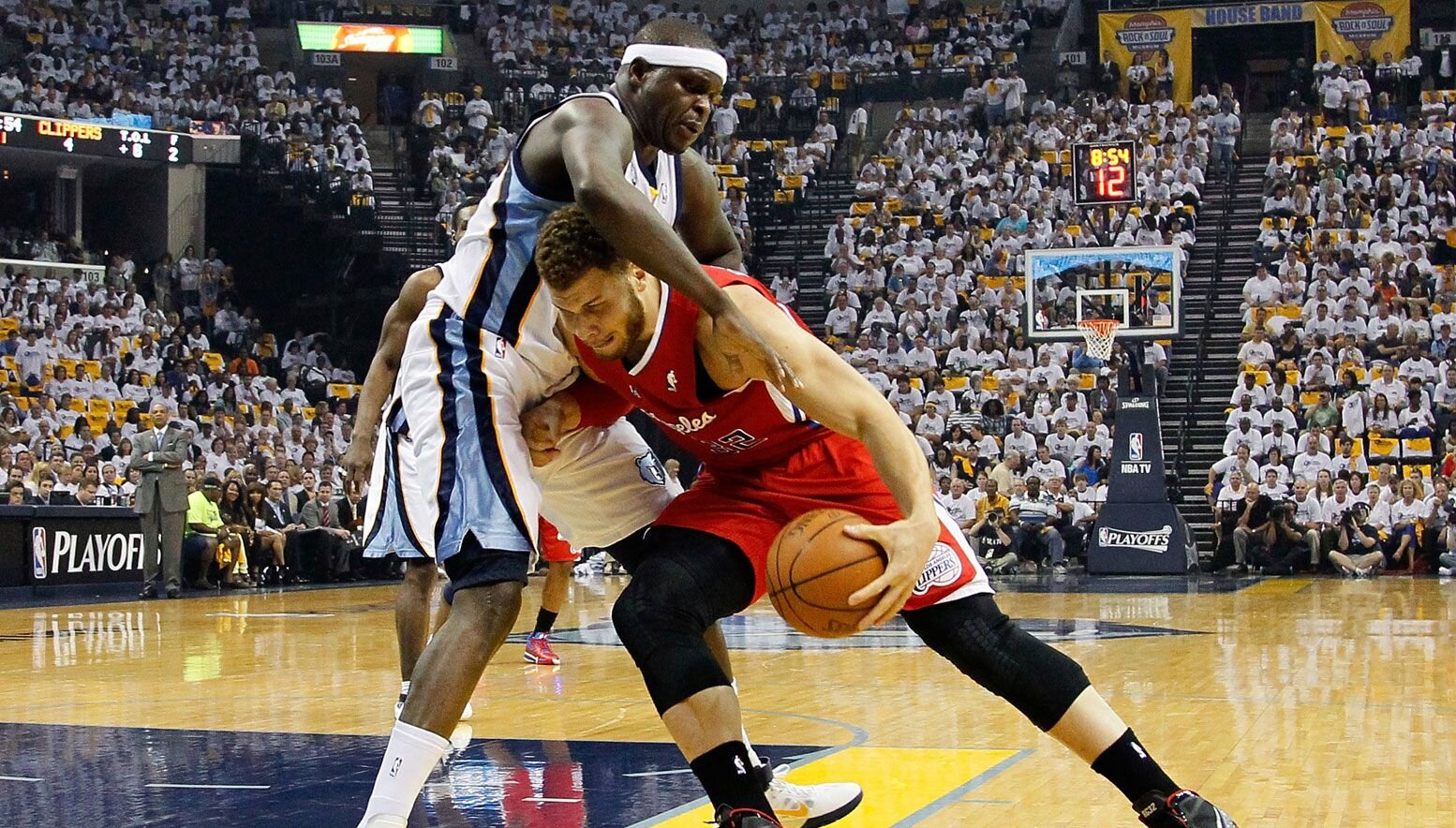 Zach Randolph defending Blake Griffin