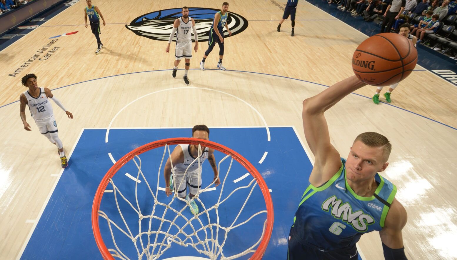 Kristaps Porzingis dunk on the Grizzlies