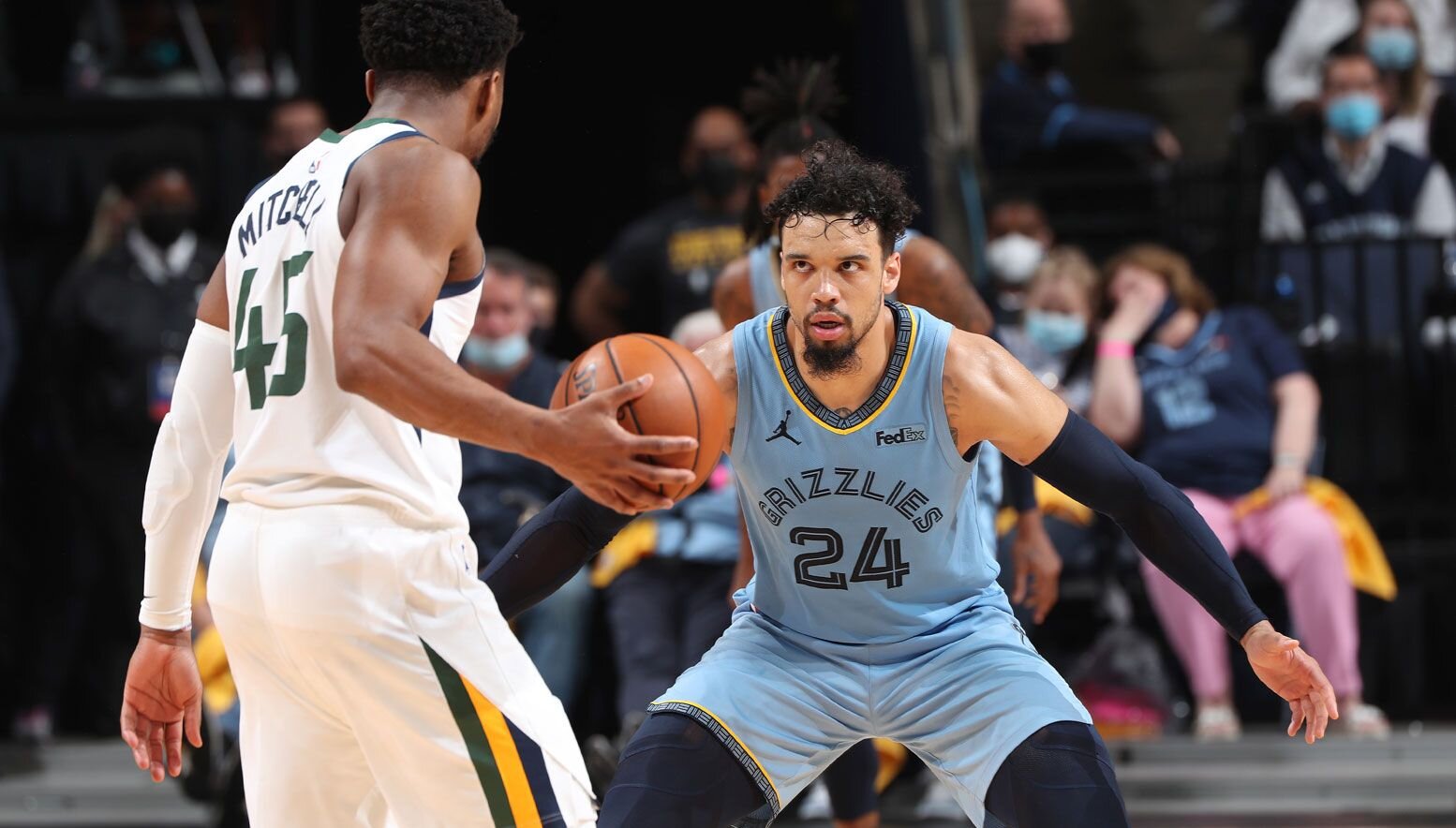 Dillon Brooks guarding Donovan Mitchell