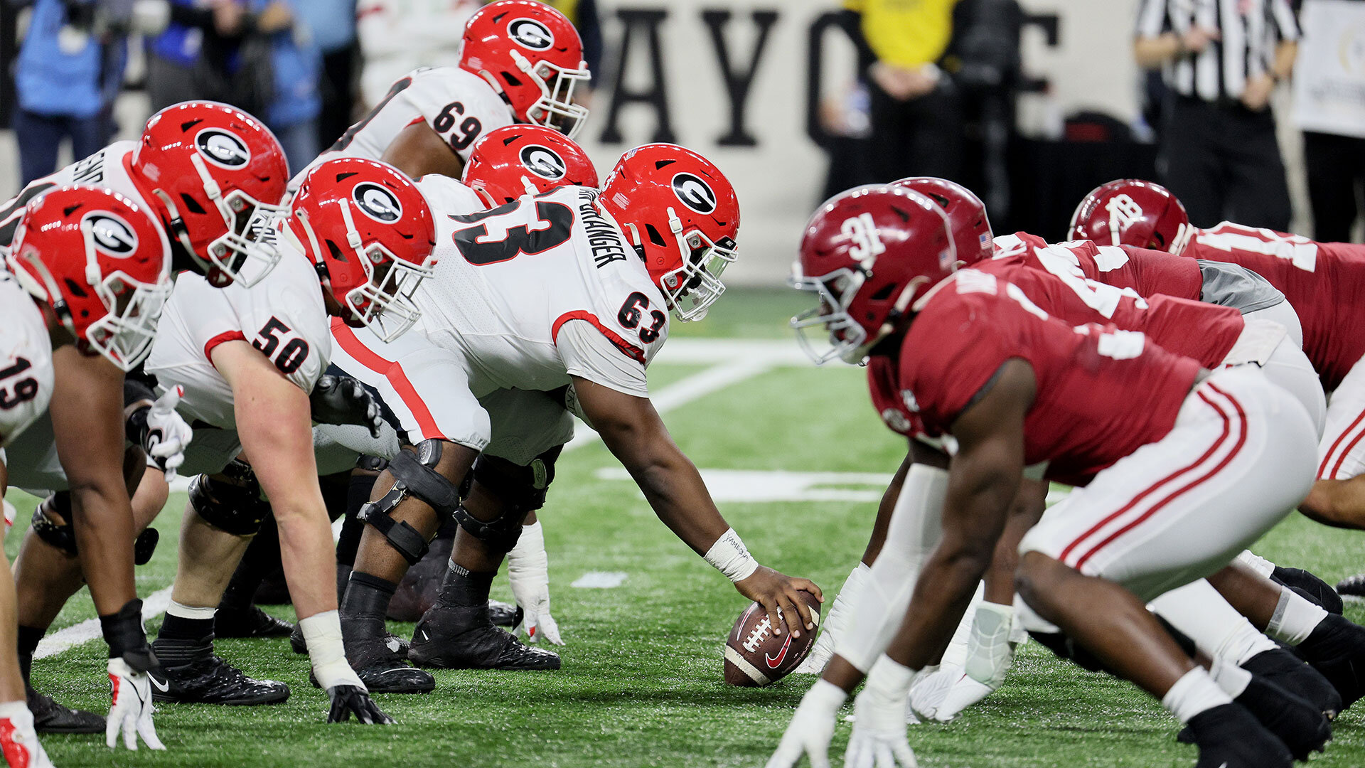 Line of scrimmage of the the Georgia Bulldogs against the Alabama Crimson Tide  at Lucas Oil Stadium on January 10, 2022 in Indianapolis, Indiana