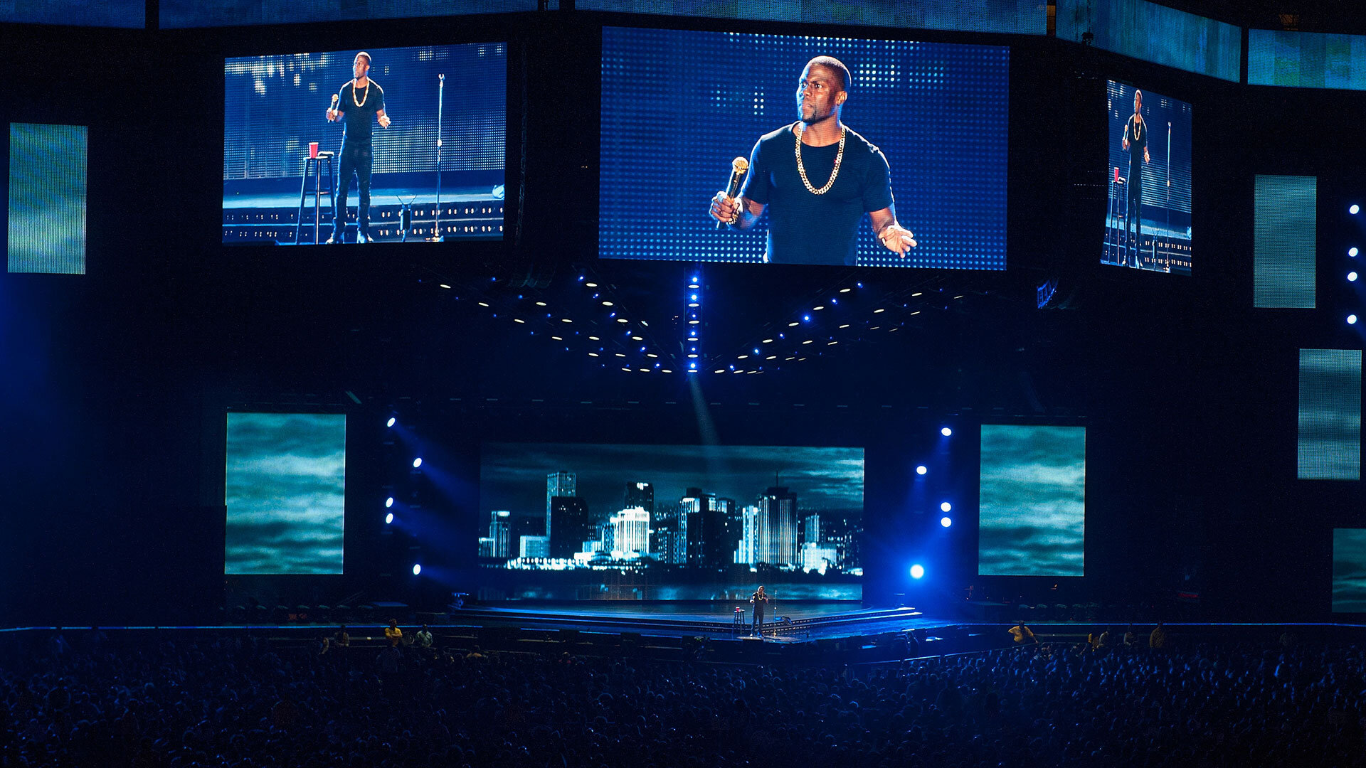 NEW ORLEANS, LA - JULY 02: Kevin Hart performs at the 2015 Essence Music Festival on July 2, 2015 in New Orleans, Louisiana. Photo by Erika Goldring/Getty Images