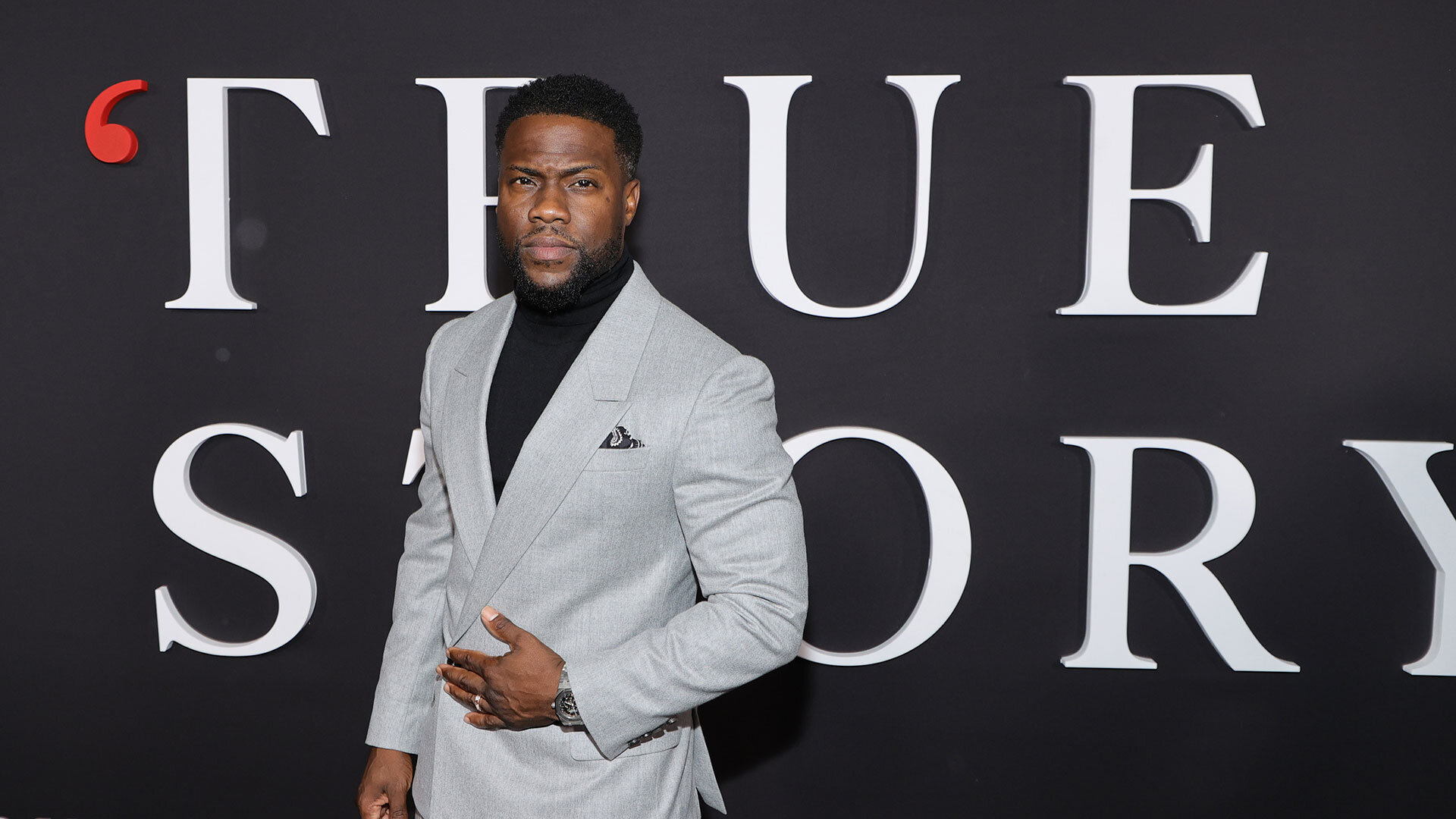 NEW YORK, NEW YORK - NOVEMBER 18: Actor/comedian Kevin Hart attends the Netflix's 'True Story' New York Screening at the Whitby Hotel on November 18, 2021 in New York City. Photo by Mike Coppola/Getty Images