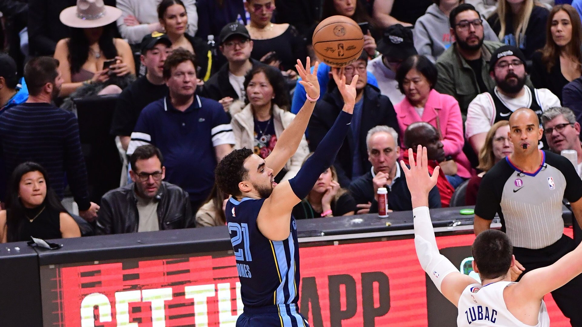 LOS ANGELES, CA - MARCH 5: Tyus Jones #21 of the Memphis Grizzlies shoots the ball during the game against the LA Clippers on March 5, 2023 at Crypto.Com Arena in Los Angeles, California.