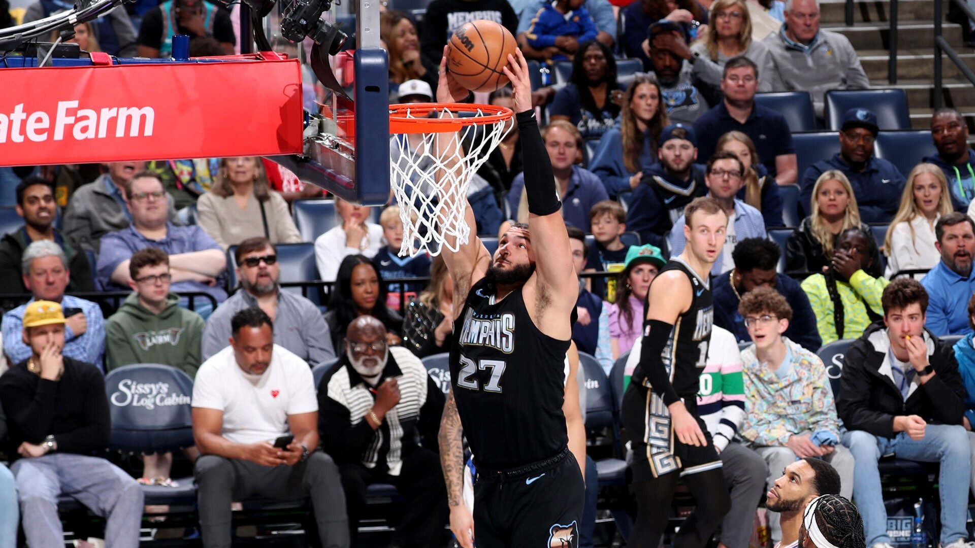 MEMPHIS, TN - MARCH 31: David Roddy #27 of the Memphis Grizzlies drives to the basket during the game against the LA Clippers on March 31, 2023 at FedExForum in Memphis, Tennessee.