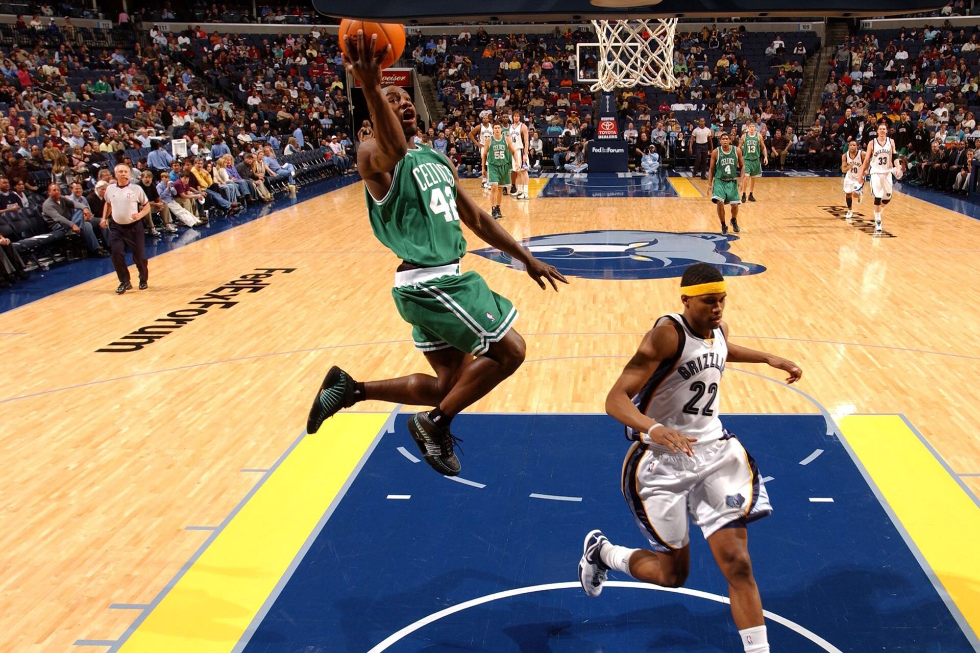 MEMPHIS, TN - JANUARY 5:  Tony Allen #42 of the Boston Celtics shoots against the Memphis Grizzlies on January 5, 2007 at FedExForum in Memphis, Tennessee. The Celtics won 128-119.