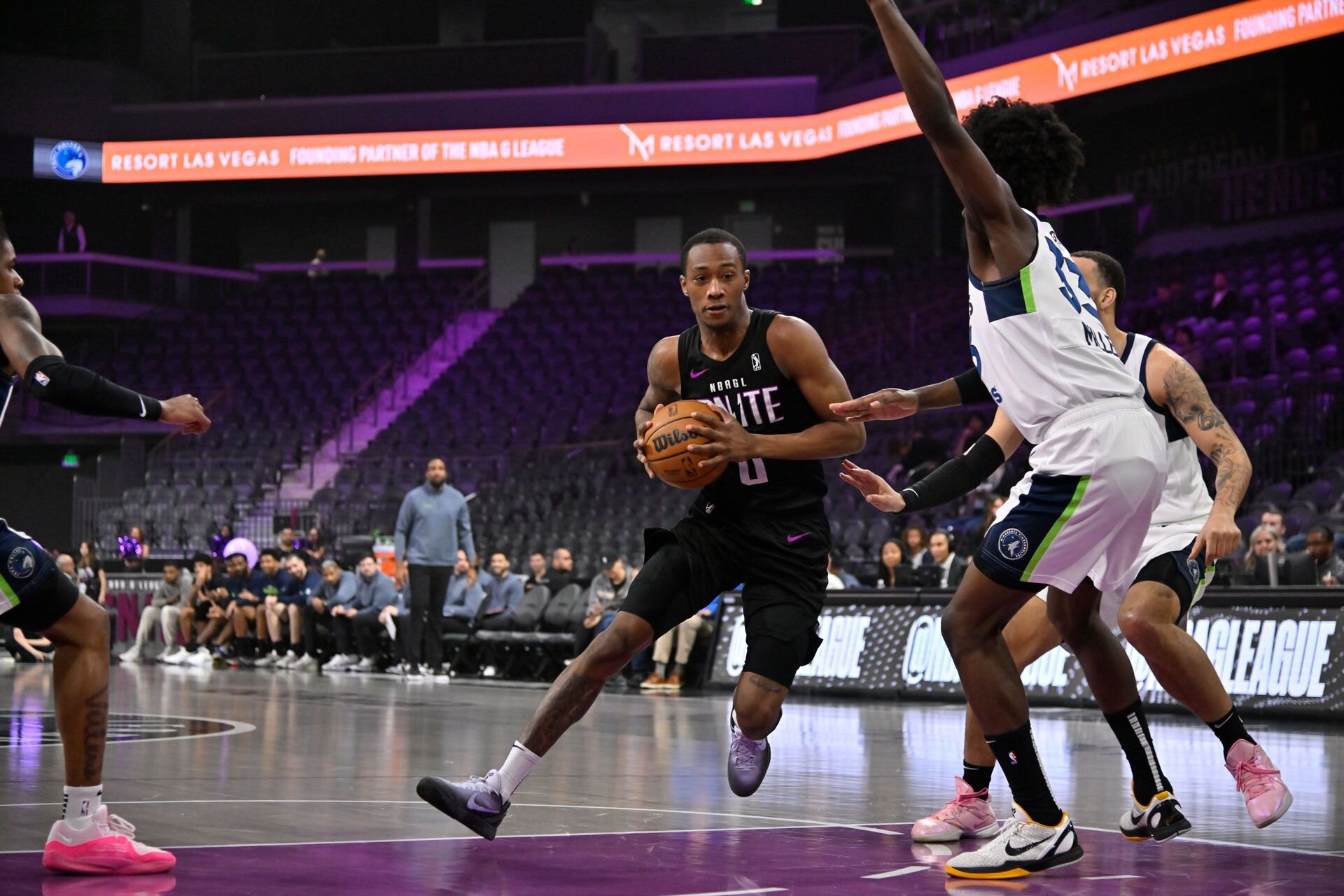 LAS VEGAS, NV - JANUARY 31: Ron Holland #0 of G League Ignite  drives to the basket during the game against the Iowa Wolves on January 31, 2024 at The Dollar Loan Center in Henderson, Nevada.