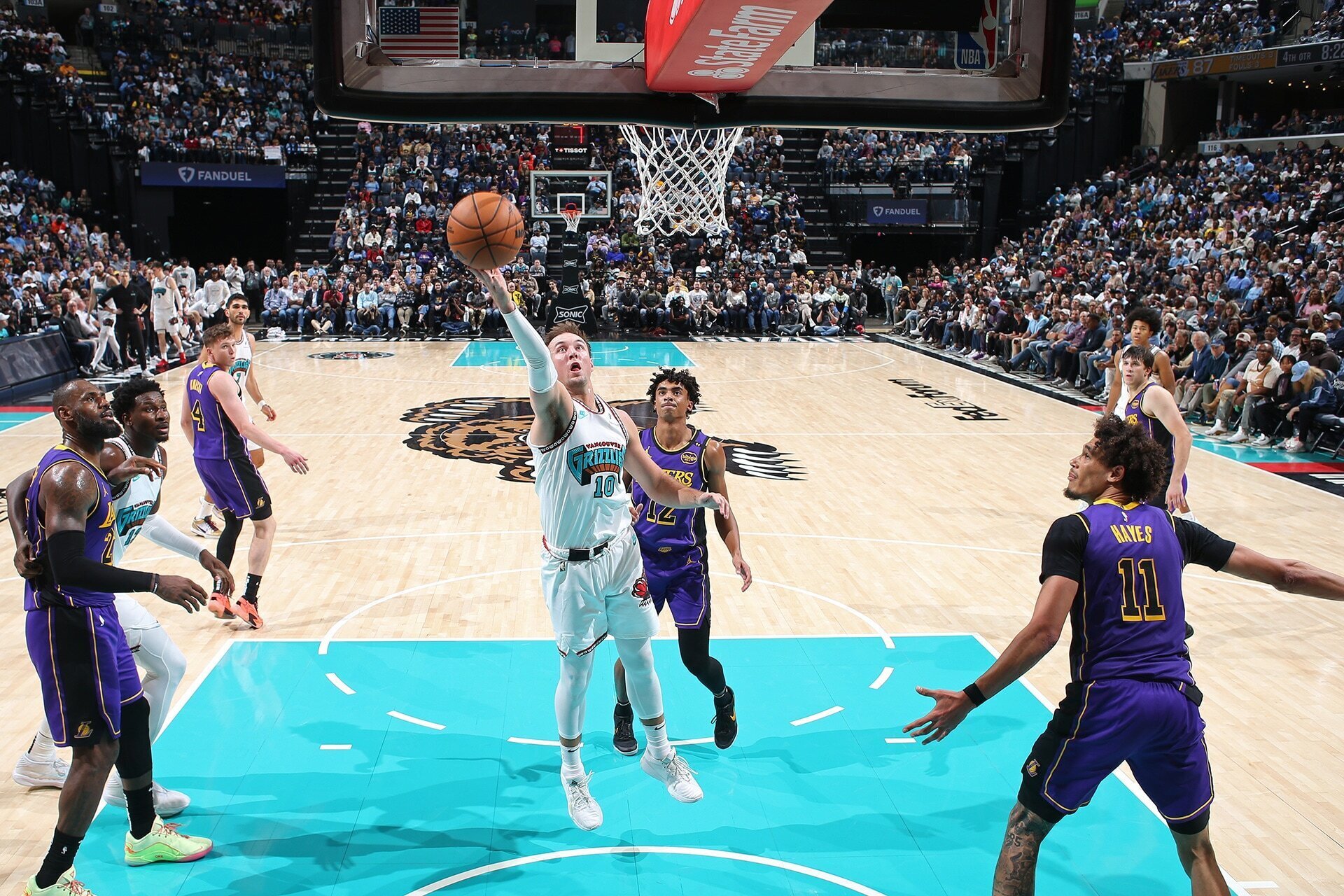 MEMPHIS, TN - NOVEMBER 6: Luke Kennard #10 of the Memphis Grizzlies drives to the basket during the game against the Los Angeles Lakers on November 6, 2024 at FedExForum in Memphis, Tennessee.