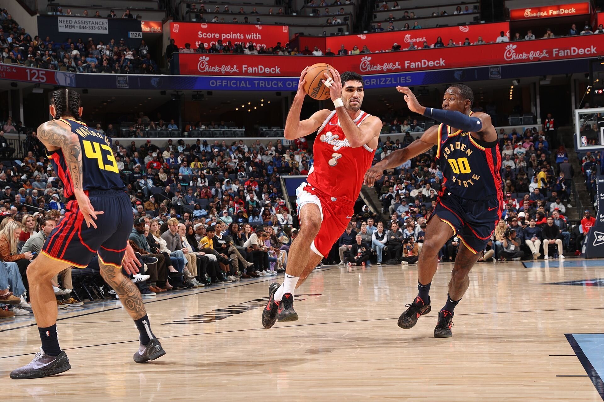 MEMPHIS, TN - DECEMBER 19: Santi Aldama #7 of the Memphis Grizzlies handles the ball during the game against the Golden State Warriors on December 19, 2024 at FedExForum in Memphis, Tennessee.